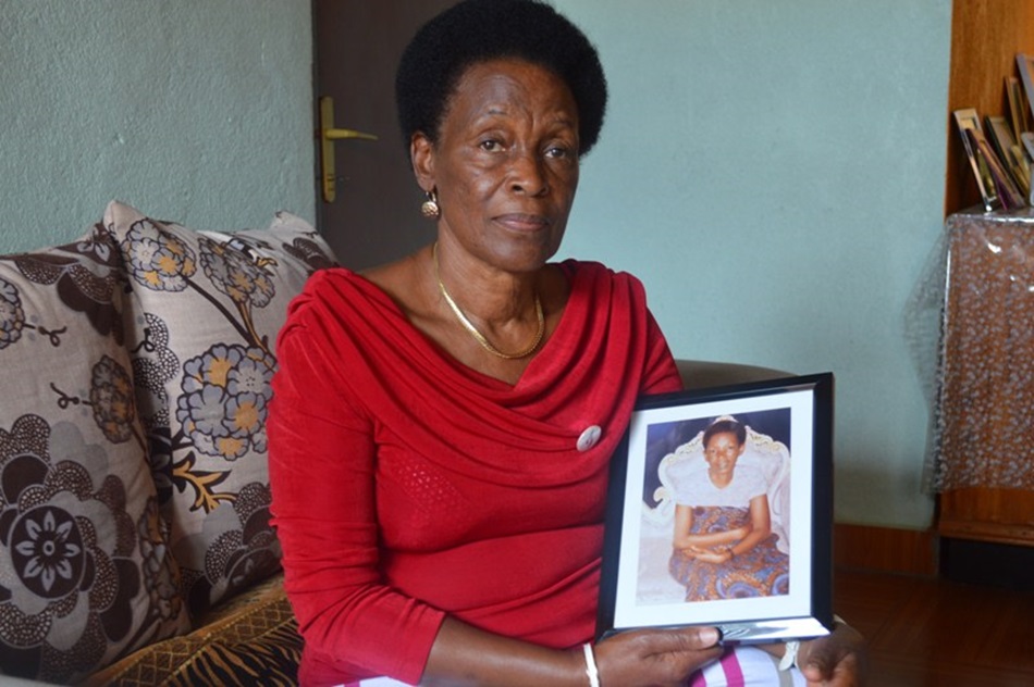 Nyiranyamibwa Suzanne, ni umwe mu bahanzi baririmba indirimbo zihumuriza abarokotse Jenoside