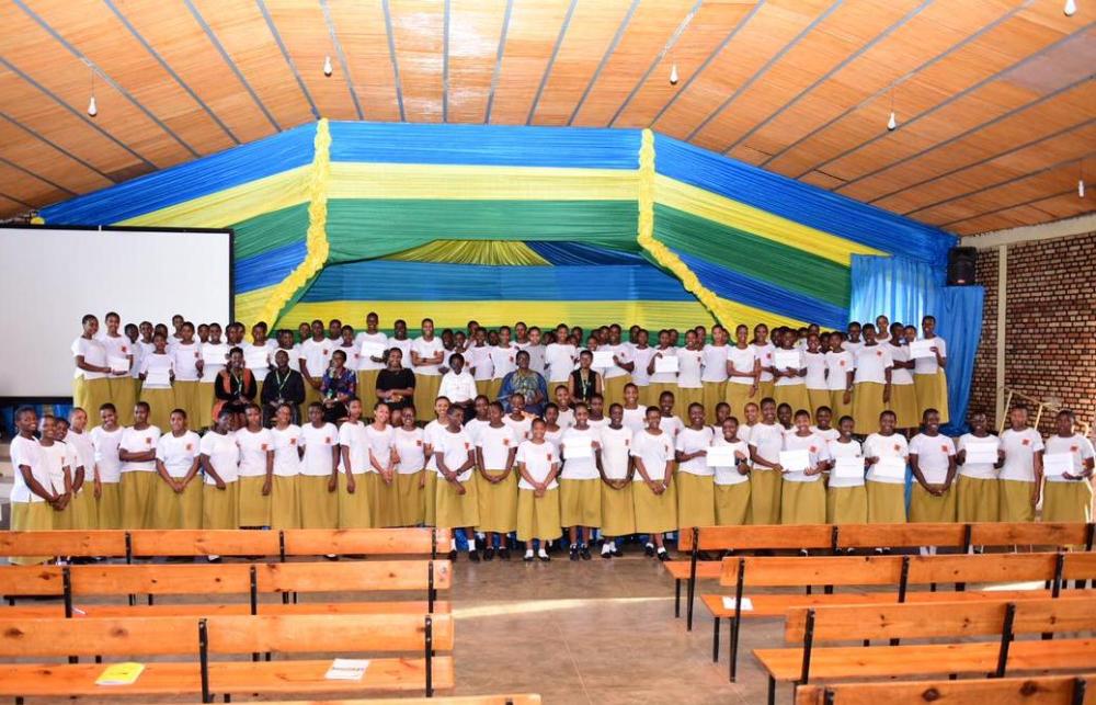 Nyuma y'ibiganiro hafashwe ifoto y'urwibutso