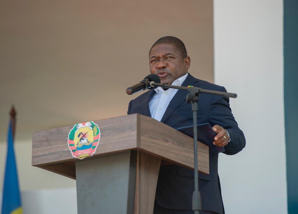 Perezida wa Mozambique Filipe Nyusi ageza ijambo ku bitabiriye ibirori by'Umunsi w'Ingabo