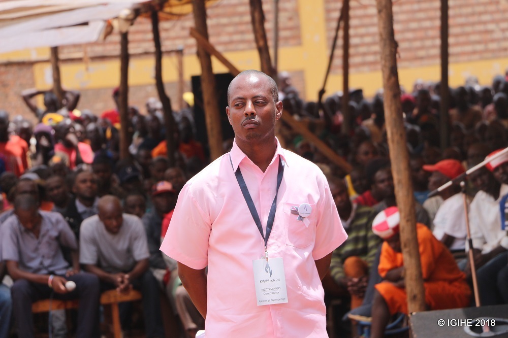 Umuhanzi Kizito Mihigo arekuwe nyuma y'iminsi itanu ahagaritse ubujurire bwe mu Rukiko rw'Ikirenga
