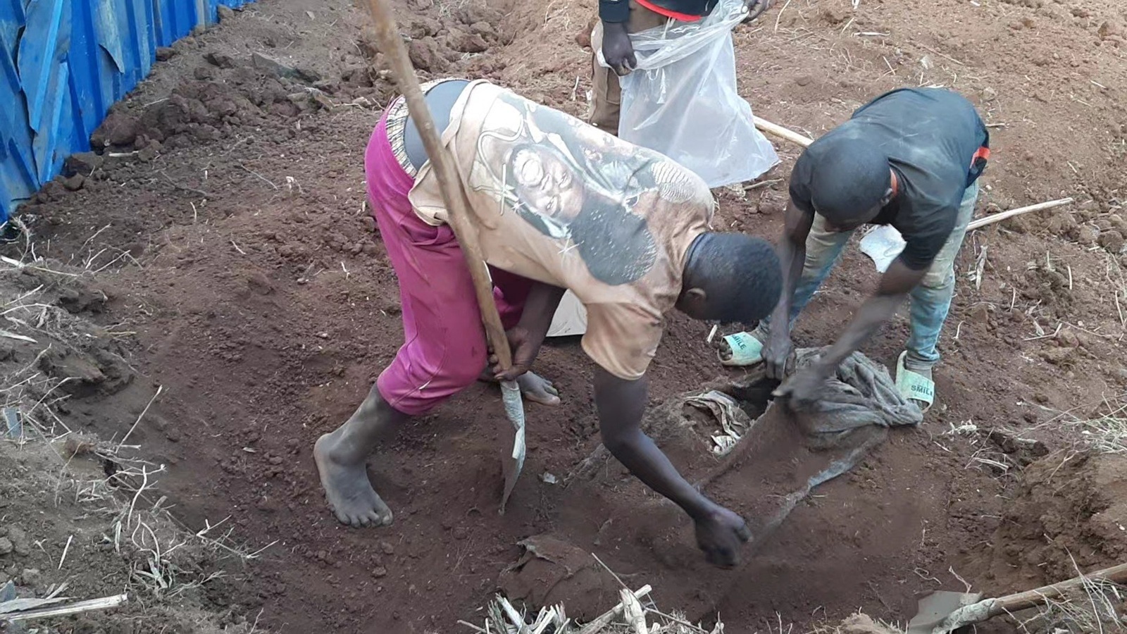 Umubiri wabonetse ahagiye kubakwa inzu z'ababikira