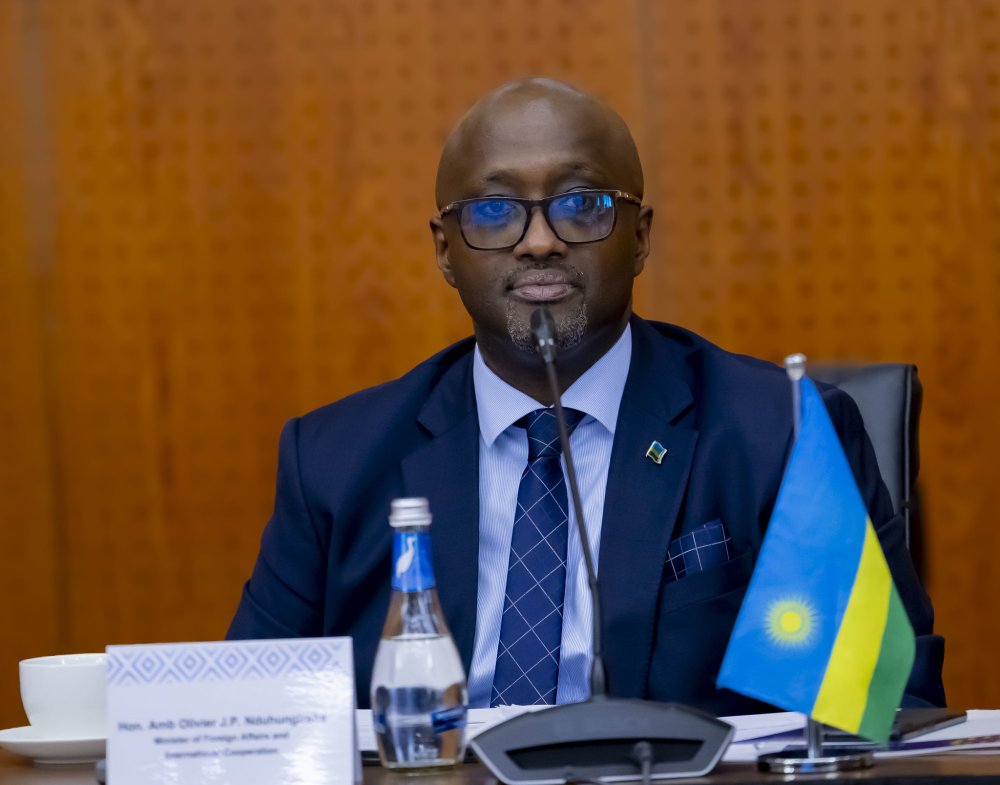 Minisitiri Olivier Nduhungirehe yagaragaje ukubogama k'ubutabera bwa RDC buvuga ko buri gukurikirana ababiba amacakubiri mu Banye-Congo