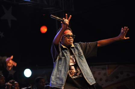 Mu ndirimbo ye "Iwacu" Jay Polly yabyinnye kinyarwanda