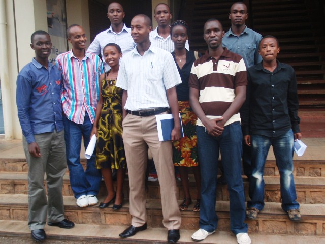 Aba ni bamwe mu bayoboke b'Umuryango Acts of Gratitude batangiranye na yo mu 2011