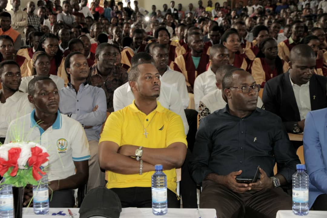 Padiri ushinzwe Urubyiruko muri Paroise ya Saint Michel, Karamira Victor, nawe yari ahari