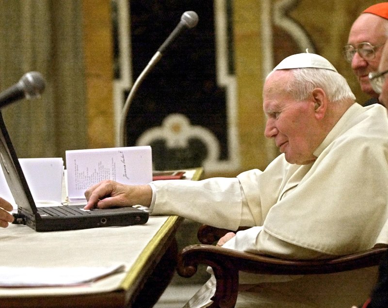 Papa Johani Paul II na we yasabye imbabazi ku byaha by’ihohoterwa rishingiye ku gitsina byakozwe n’abapadiri