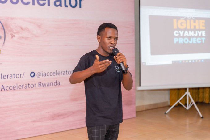 Patrick Mukiza afite umushinga yise ‘Igihe cyanjye’; ushingiye ku nkuru zizajya zikusanywa zivuga ku buzima bwo mu mutwe