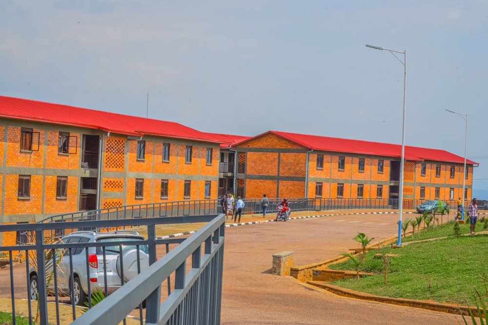 Uyu mudugudu ufite ibikorwa remezo bya ngombwa birimo imihanda, amazi, amashanyarazi n'ibindi