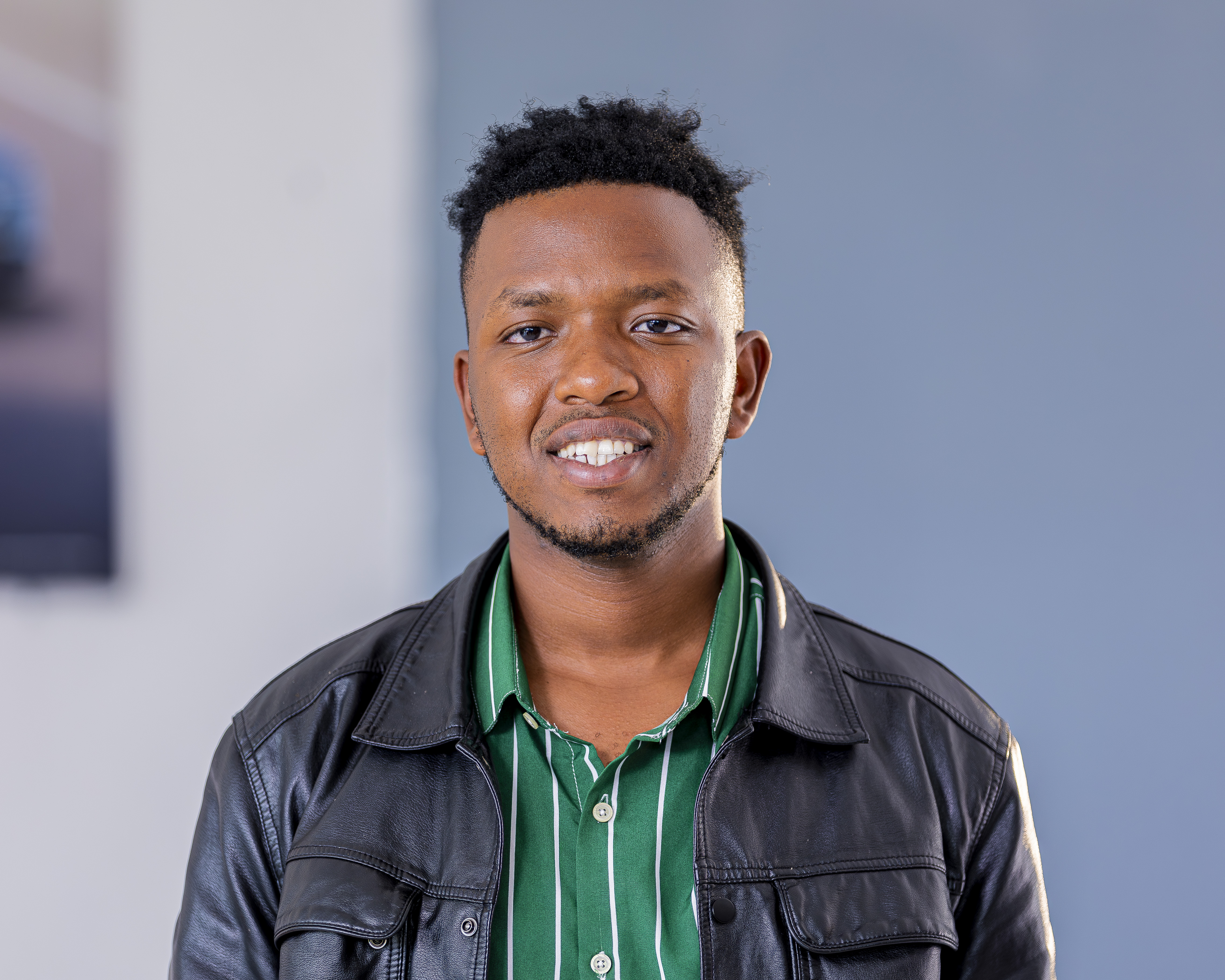Fally Merci yatangaje ko yatangije ibitaramo by'urwenya yinginga abantu kubyitabira ku buntu ariko ubu bigeze aheza