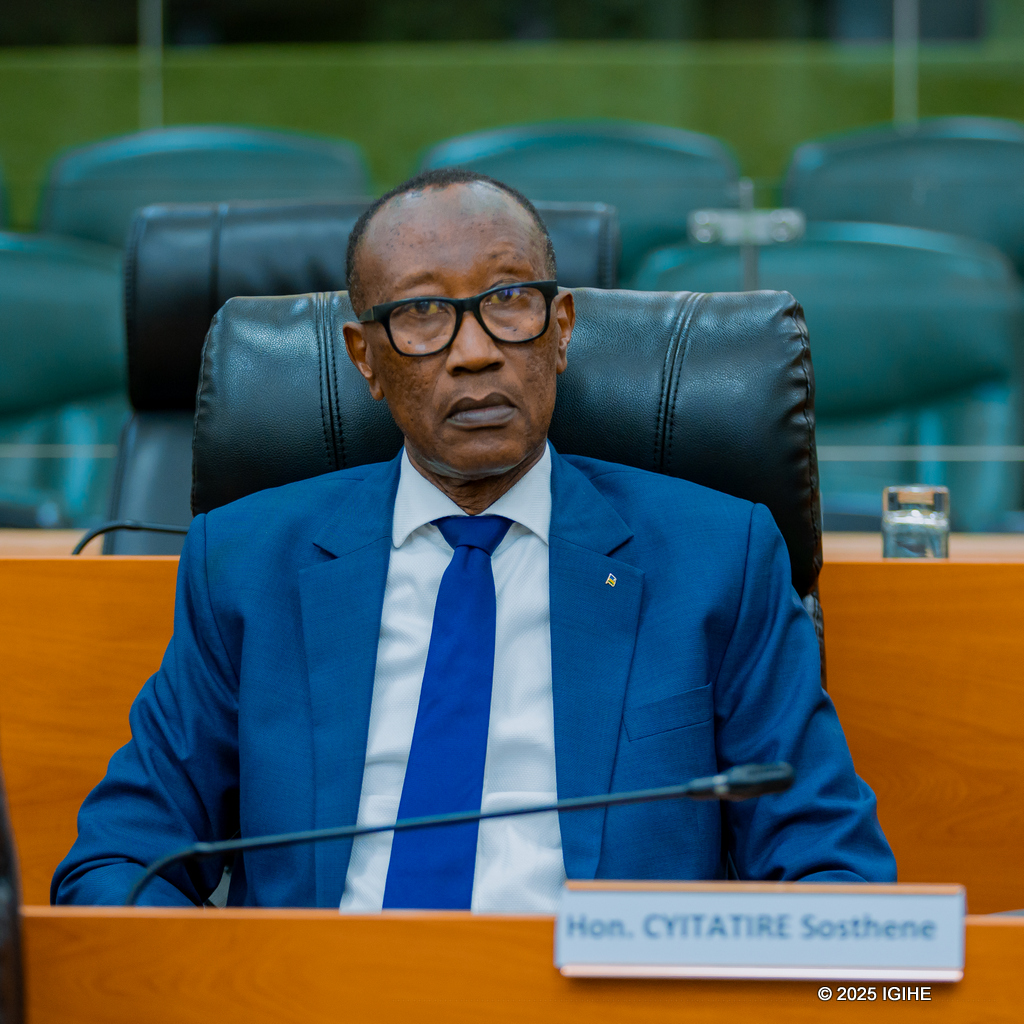 Senateri Cyitatire Sosthene na we yitabiriye ibi biganiro
