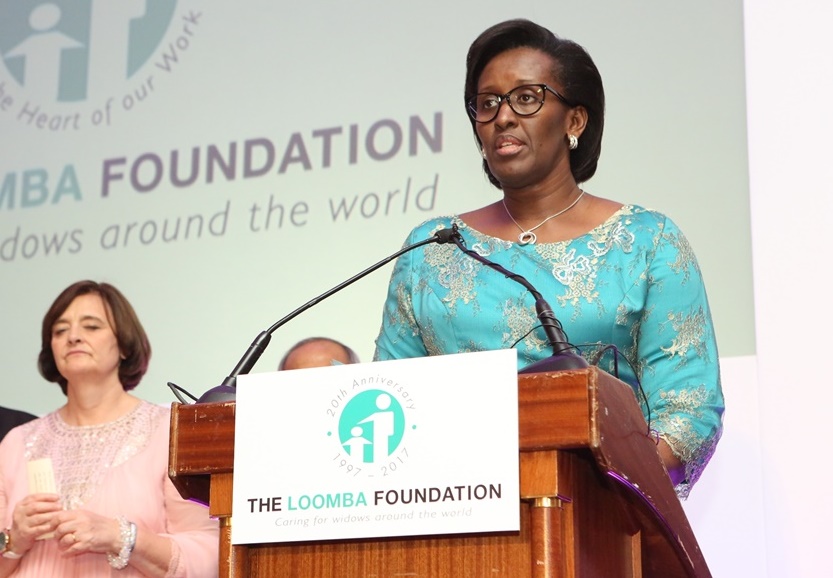Madamu Jeannette Kagame avuga ijambo mu birori by’isabukuru y’imyaka 20 Umuryango Loomba Foundation umaze wita ku bapfakazi byahuriranye n’umunsi Mpuzamahanga w’Abapfakazi