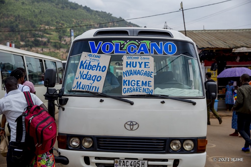 Abashoferi ba Volcano ni bamwe mu bazindukiye muri gare baje kugeza abagenzi mu bice bitandukanye by'igihugu