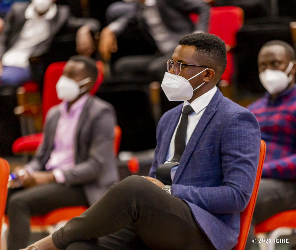 Cyitabiriwe n'abiganjemo urubyiruko rwashakaga kugira ibyo rubaza Perezida Kagame n'ibyo rumwigiraho