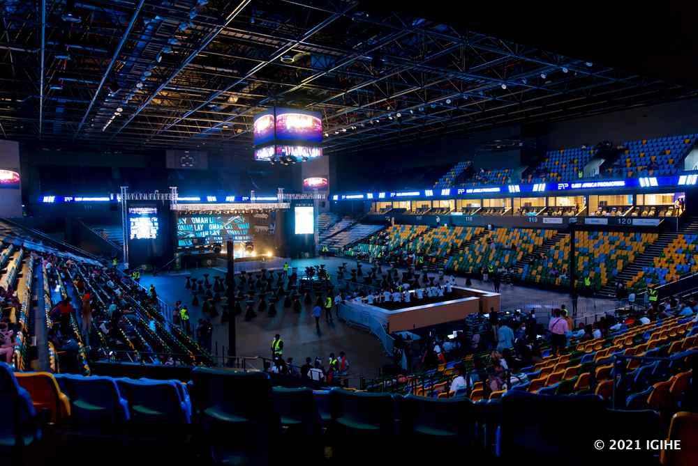 Imbere muri Kigali Arena hari umuteguro mwiza werekana ahabereye igitaramo