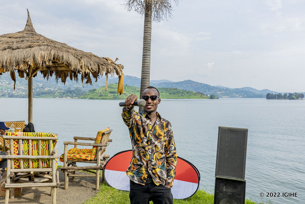 Natete Brian wari 'MC' muri iki gikorwa