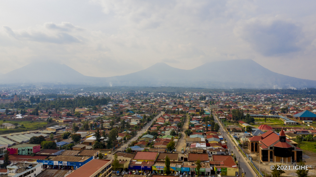 Umujyi wa Musanze uri mu yunganira Kigali. Ishoramari rishingiye ku bukerarugendo buwukorerwamo rituma benshi bagira inyota yo kuwubamo