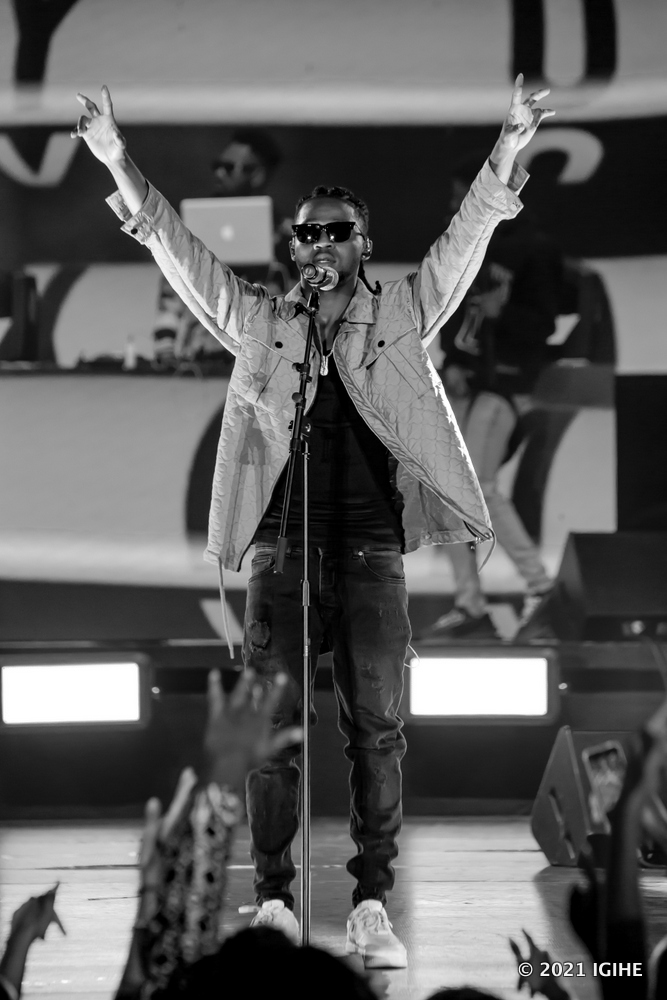 Stanley Omah Didia wamenyekanye nka Omah Lay ni umuririmbyi wo muri Nigeria wavutse mu 1997