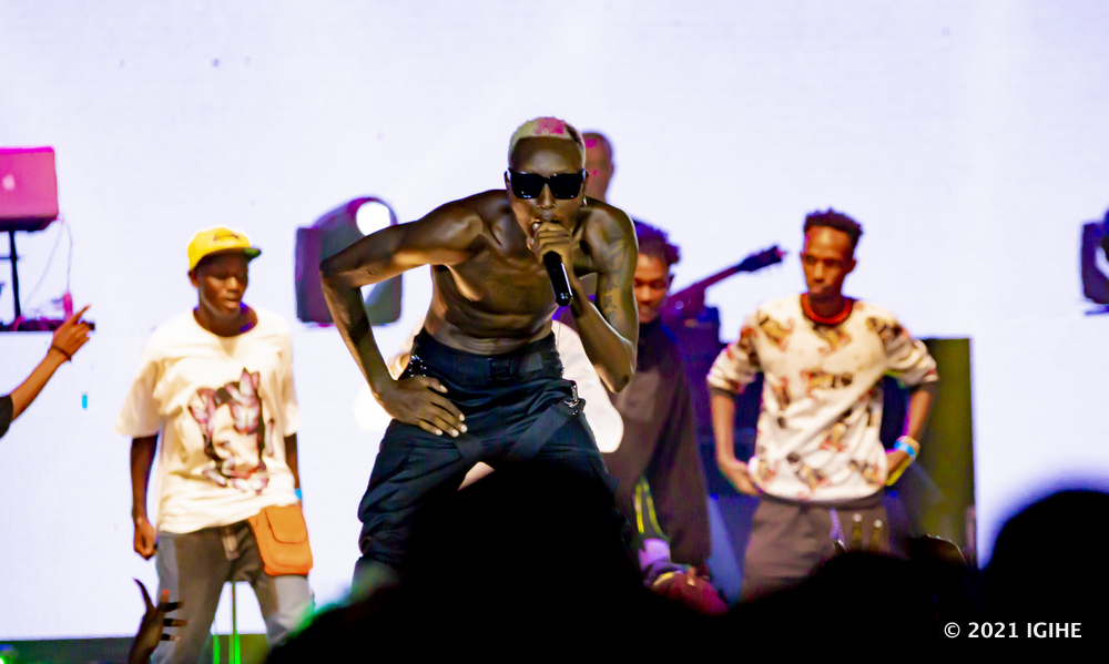 Davis D yavuye ku rubyiniro yeretswe ko umuziki we ukunzwe