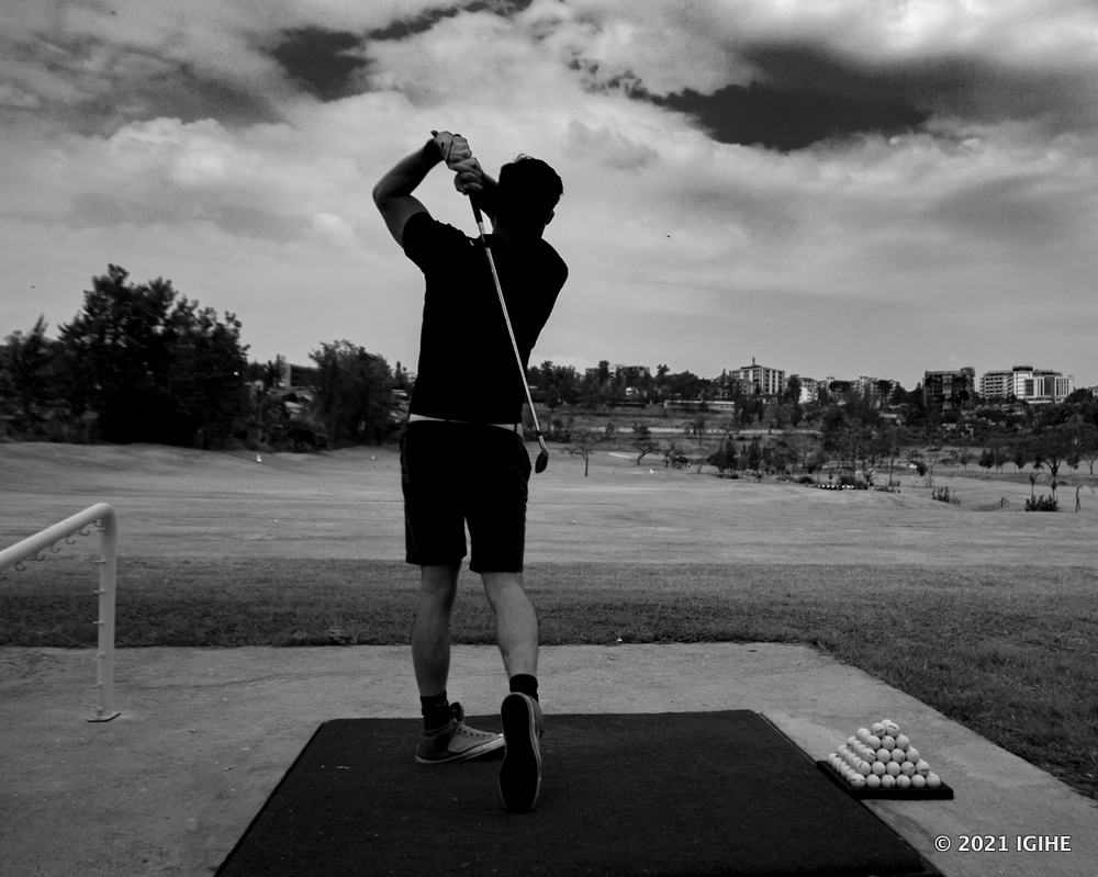 Abakinnyi ba Golf bashyizwe igorora kuko babonye ikibuga kiri ku rwego mpuzamahanga