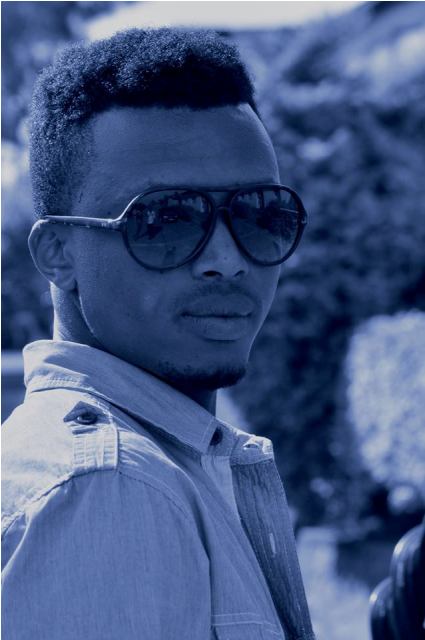 Piano umwe mu bakora umwuga wo gutunganya indirimbo mu Rwanda.