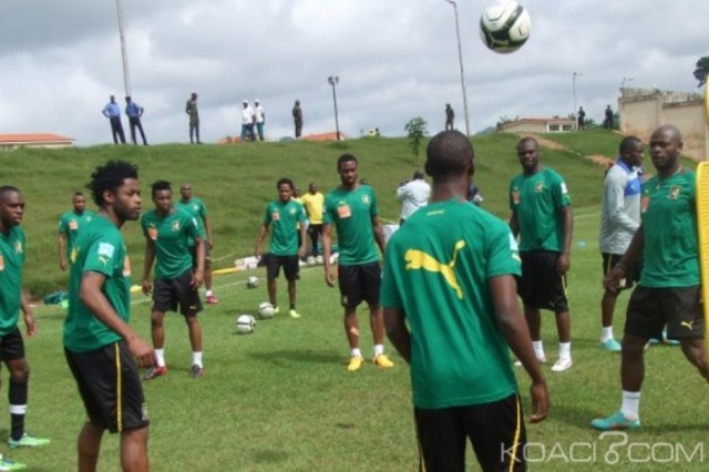 Abakinnyi ba Cameroun ari banze kurira indege ibajyana muri Brazil bashize bava ku izima