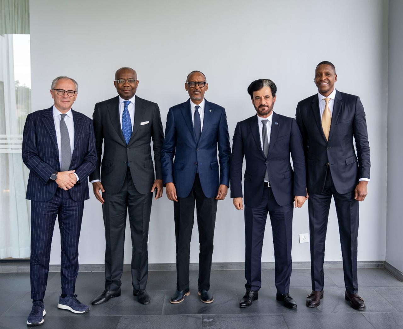 Perezida Kagame n'abayobozi barimo uwa FIA na F1 bafatanyije gutangaza ko u Rwanda ruzakira Formula 1 African Grand Prix kuva mu 2030