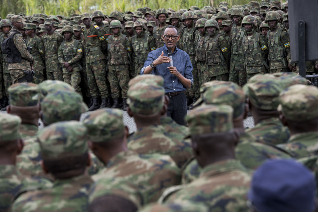 Perezida wa Repubulika akaba n’Umugaba w’Ikirenga w’Ingabo z’u Rwanda, yashimye umuhate w’Ingabo z’u Rwanda, azifuriza ishya n’ihirwe mu 2021
