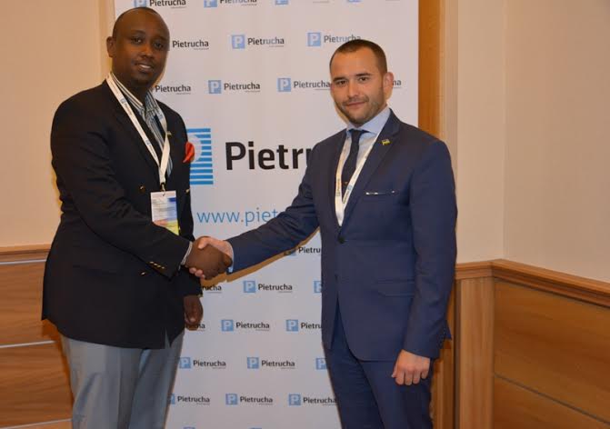 Didier Ruzibiza, Umuyobozi wa Global Link ari kumwe na Jerzy, Umuyobozi wa Pietrucha International