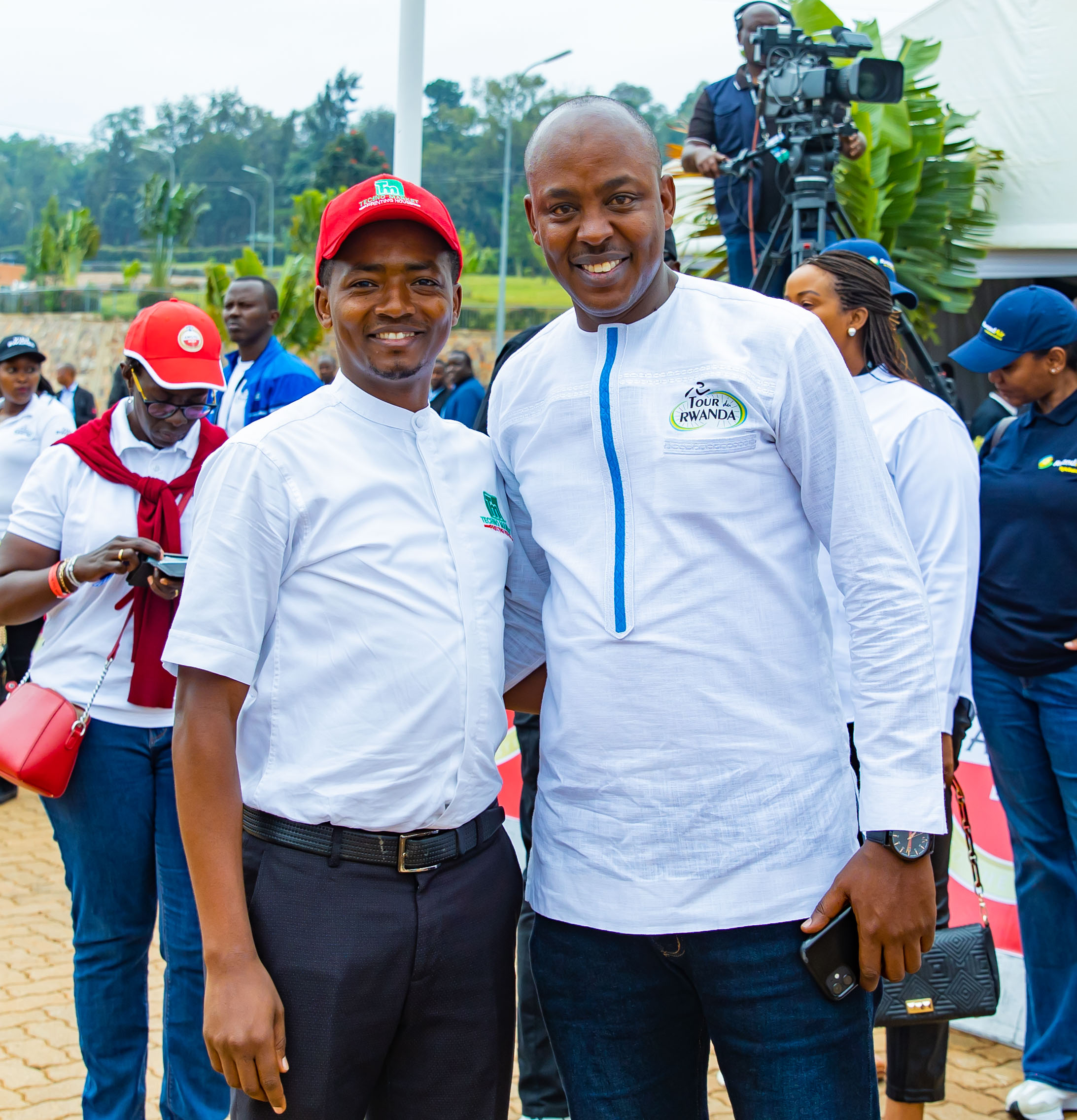 Umuyobozi Mukuru wa Techno Market, Mukeshimana Japhet na Perezida wa FERWACY, Murenzi Abdallah