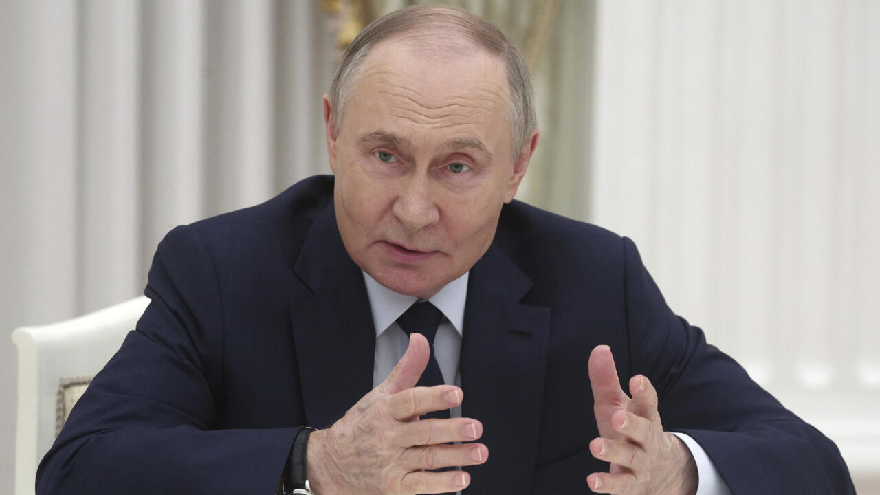 Perezida Putin yavuze ko yiteguye kuganira na Ukraine nta mananiza