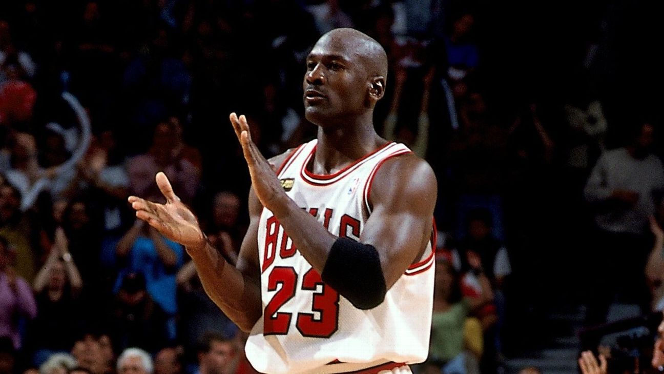 Umwenda Michael Jordan yakinanye bwa nyuma muri NBA wagurishijwe asaga miliyoni 12$