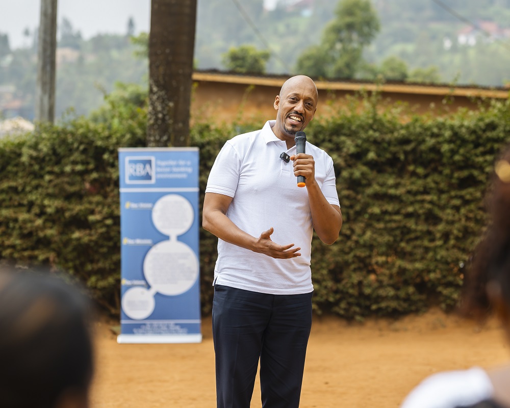 Tony Francis Ntore yashimye amabanki yatanze umusanzu wayo kugira ngo iki gikorwa gishoboke