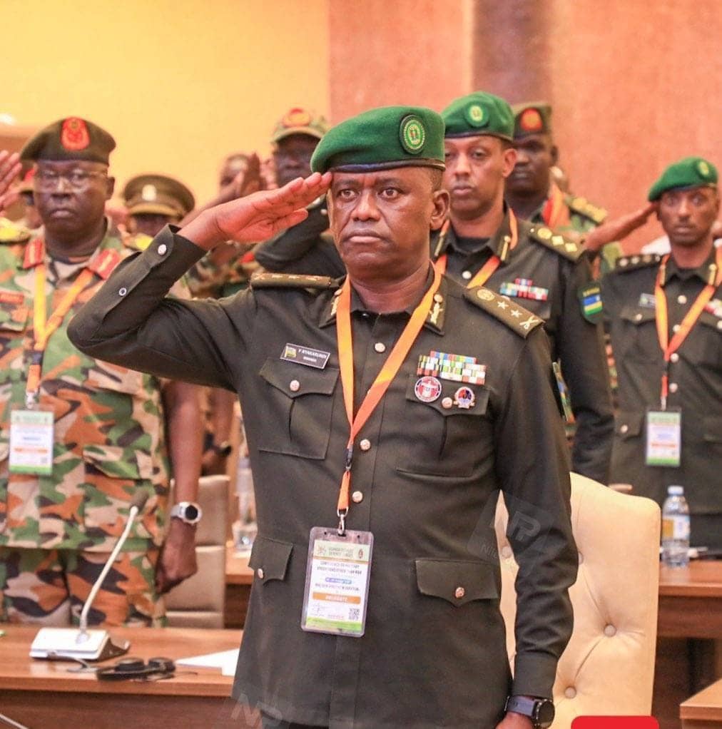Maj Gen Vincent Nyakarundi yagiye ayoboye itsinda ry'Ingabo z'u Rwanda