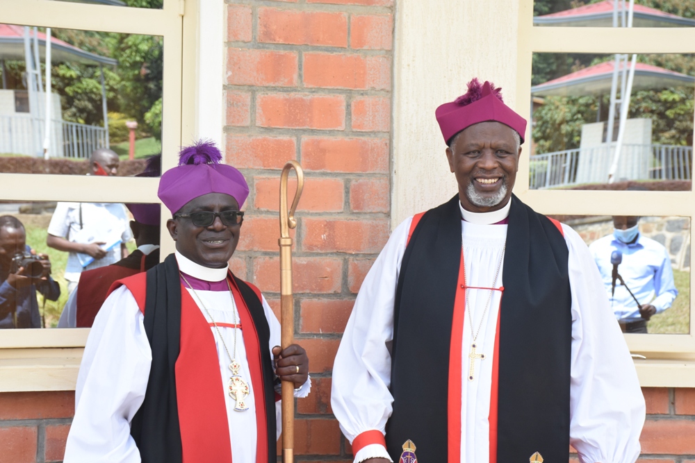 Musenyeri Rukundo na Musenyeri Laurent Mbanda