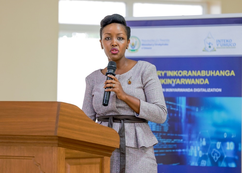 Minisitiri Ingabire Paula yashishikarije urubyiruko kurushaho kwifashisha ikoranabuhanga mu kubungabunga Ikinyarwanda ari nako bahanga imirimo