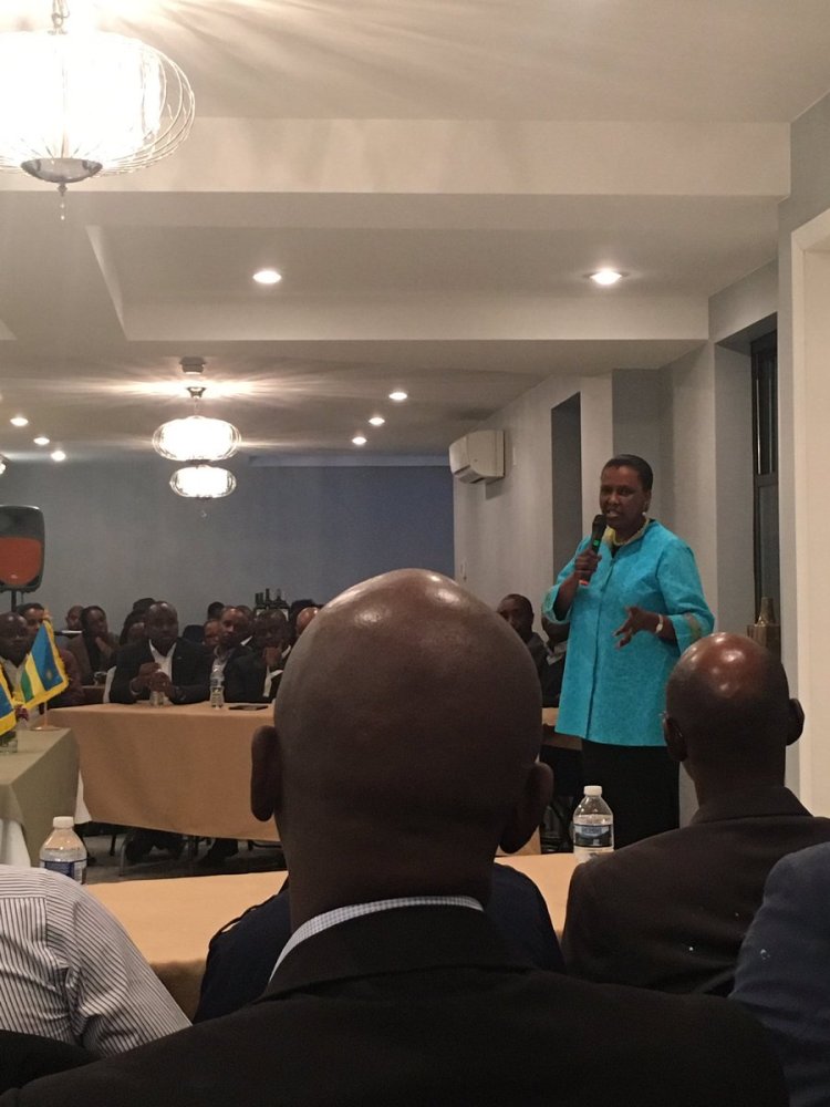 Amb Rugwabiza yasabye Abanyarwanda baba i New York gushyira imbere umuco n'indangagaciro