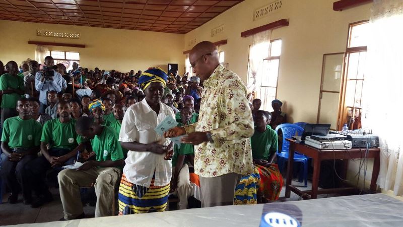 Aba banyarwanda bishyuriye ubwisungane mu kwivuza abaturage 504 batishoboye muri Ruhango