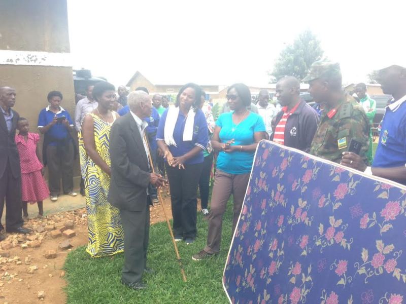 Abageze mu za bukuru banahawe ibiryamirwa mu rwego rwo kubaremera