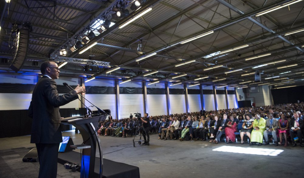 Perezida Kagame yashimangiye ko u Rwanda rwishimira gukorana n’abandi bose cyane iyo bigeze mu kwiyubaka