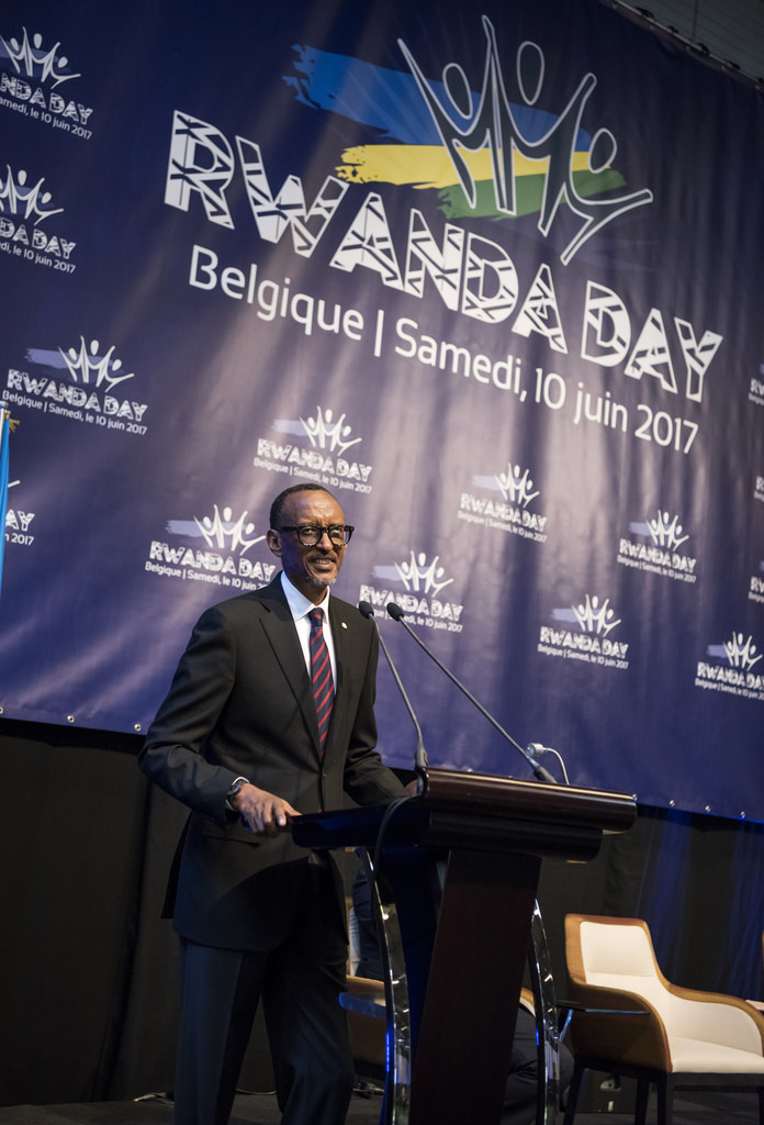 Perezida Kagame yibukije Abanyarwanda baba mu mahanga ko ibyo bakora byose badakwiye kuba ba nyamwigendaho ahubwo bagaharanira gukorera hamwe n’abandi mu bwuzanye