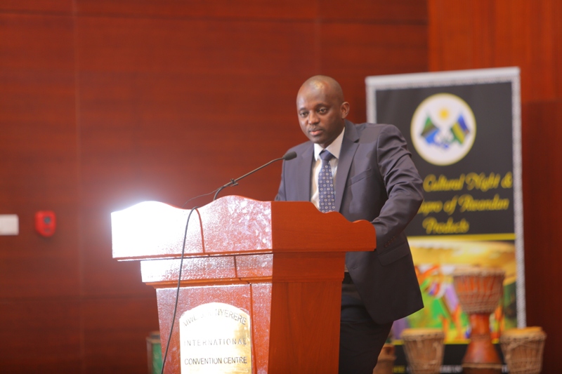 Issa Mugabutsinze yasabye ababyeyi gutoza abana babo umuco n'indangagaciro za kinyarwanda