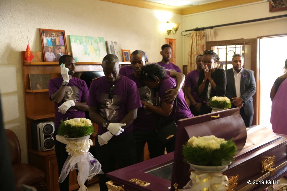 Byari amarira menshi n'agahinda mu muhango wo guherekeza umunyamideli Mupende