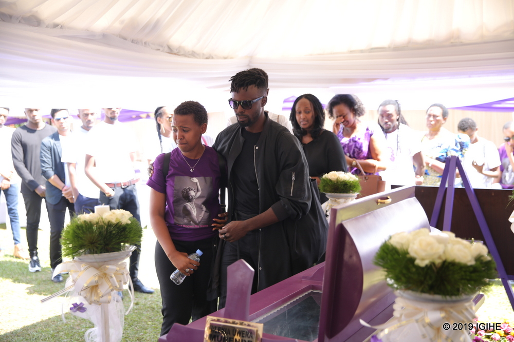 Turahirwa Moses washinze inzu y’imideli ya Moshions ari mu baherekeje Mupende Alexia