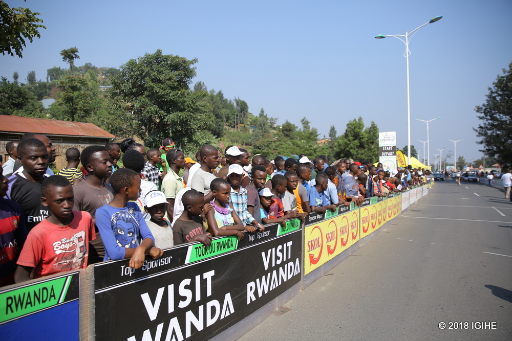 Abafana ku mihanda y'i Karongi aho abakinnyi bahagurukiye