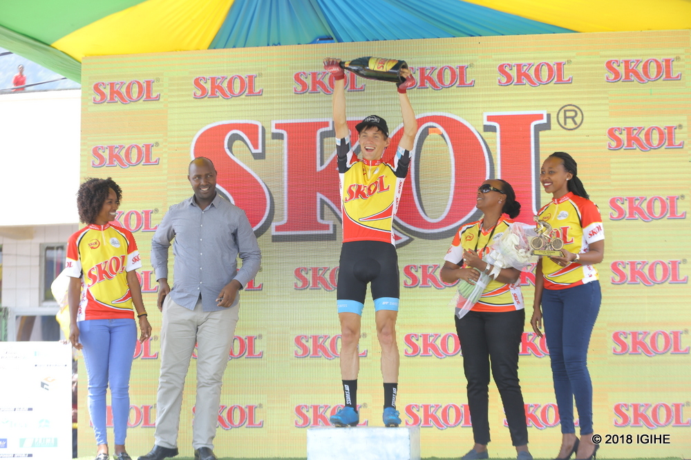 Julian Hellmann yari afite akanyamuneza nyuma yo kwegukana agace ka kabiri ke muri Tour du Rwanda 2018
