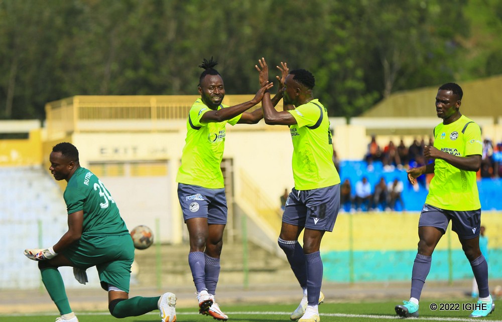 Tshabalala ashimira Ndikumana ku kazi yakoze katumye igitego cya mbere kibonekaho