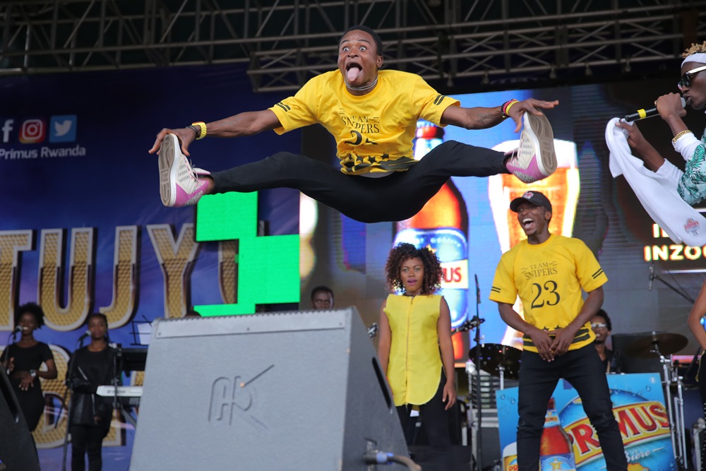 Davis yazanye ababyinnyi bafite ubuhanga bukomeye