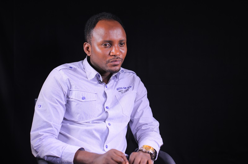 Umuririmbyi Theo Bosebabireba