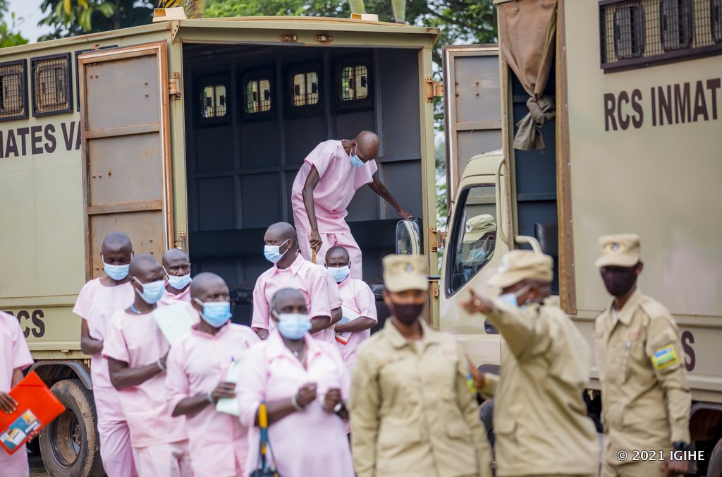 Ingamba zo kwirinda Coronavirus zirubahirizwa kuko buri wese aba yambaye agapfukamunwa neza