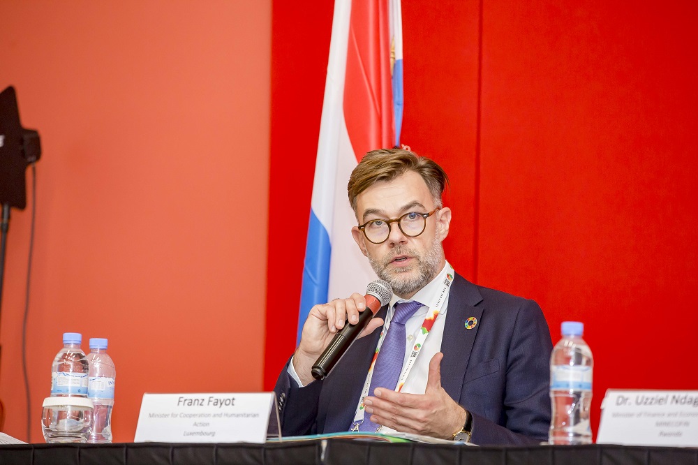 Minisitiri w’Ubutwererane wa Luxembourg, Franz Fayot, yavuze ko aya masezerano ari intambwe itewe hagati y’igihugu cye n’u Rwanda mu bijyanye n’ubutwererane